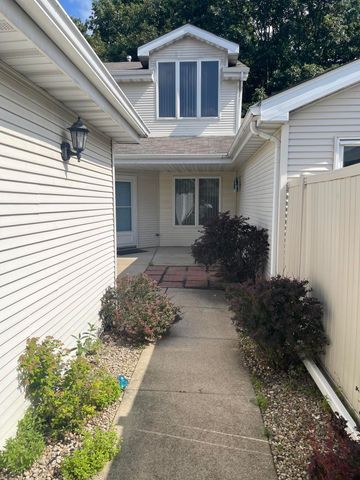 424 Deerpath Drive W, Schererville, IN 46375