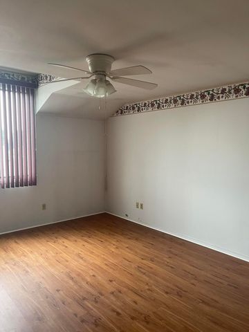 424 Deerpath Drive W, Schererville, IN 46375