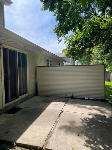 424 Deerpath Drive W, Schererville, IN 46375