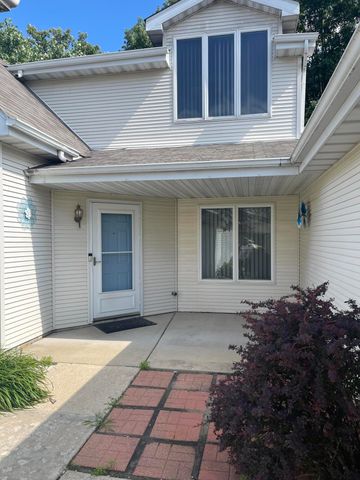 424 Deerpath Drive W, Schererville, IN 46375