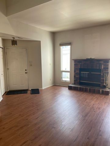 424 Deerpath Drive W, Schererville, IN 46375