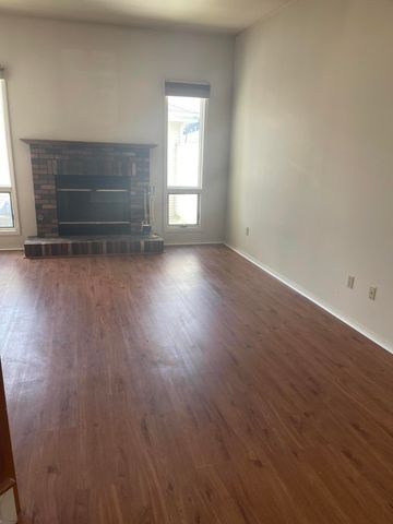 424 Deerpath Drive W, Schererville, IN 46375