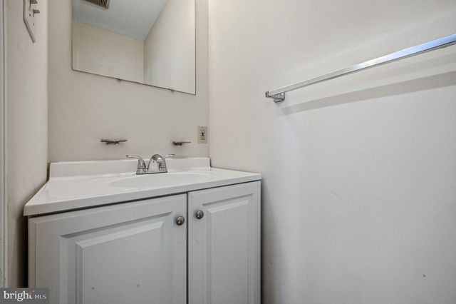 28 E PERPEN COURT, Newark, DE 19702