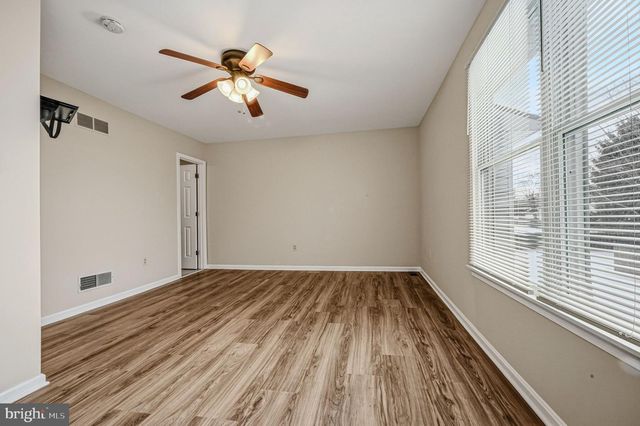 28 E PERPEN COURT, Newark, DE 19702