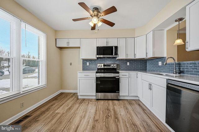 28 E PERPEN COURT, Newark, DE 19702