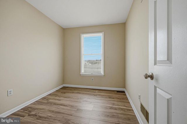 28 E PERPEN COURT, Newark, DE 19702