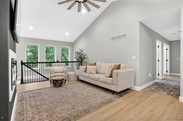 5736 La Trace Lane, High Ridge, MO 63049