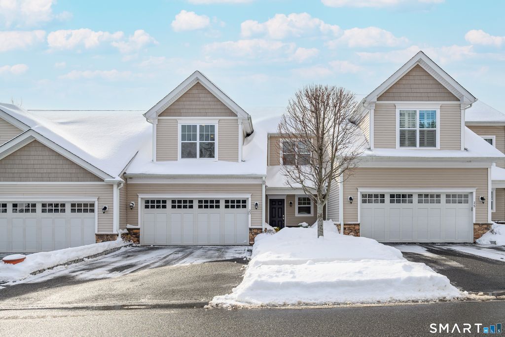 23 Woods Lane 23, Newtown, CT 06470