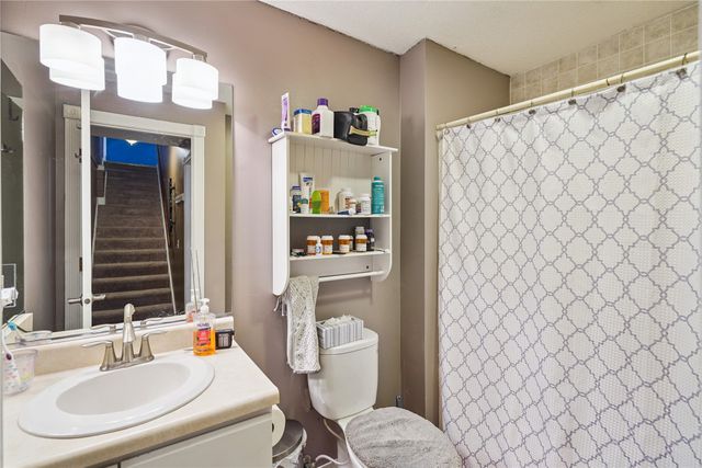 5230 Dakota Drive, West Des Moines, IA 50265