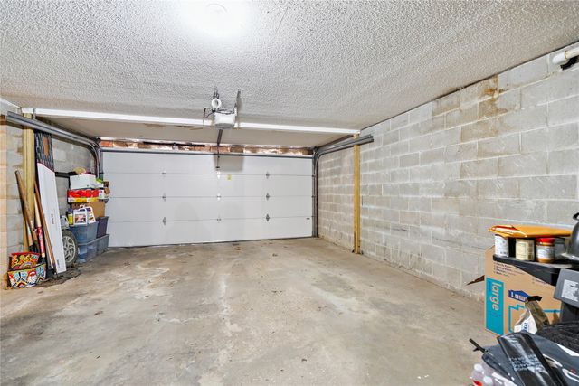 5230 Dakota Drive, West Des Moines, IA 50265