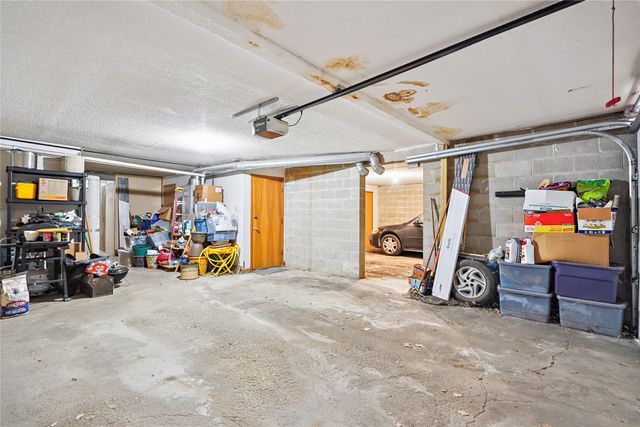 5230 Dakota Drive, West Des Moines, IA 50265