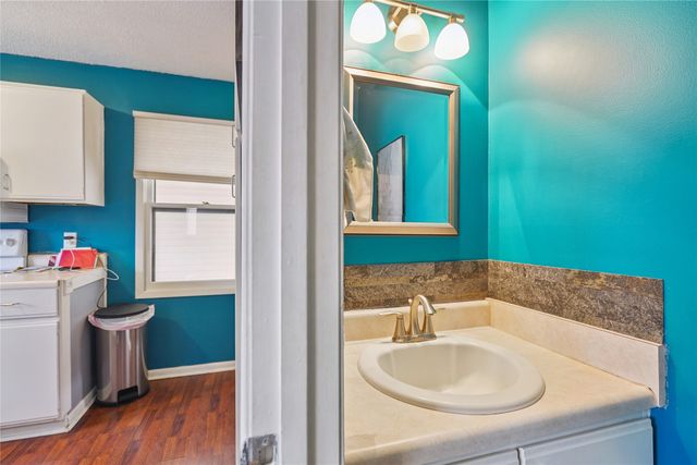 5230 Dakota Drive, West Des Moines, IA 50265