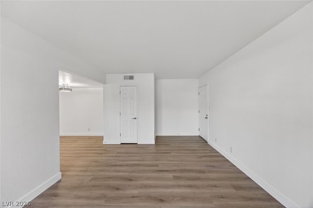 5081 River Glen Drive 117, Las Vegas, NV 89103