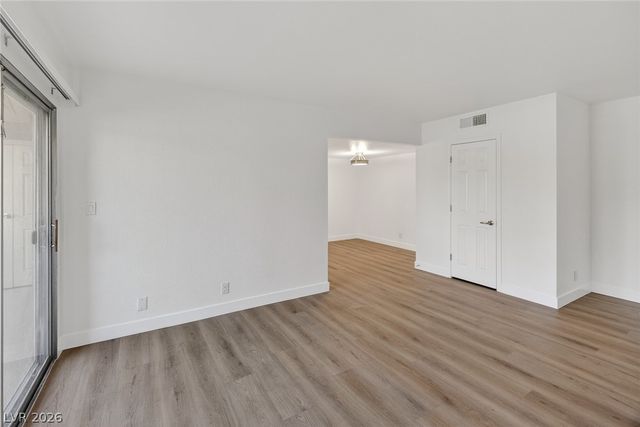 5081 River Glen Drive 117, Las Vegas, NV 89103