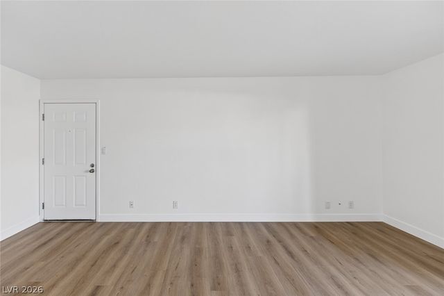 5081 River Glen Drive 117, Las Vegas, NV 89103