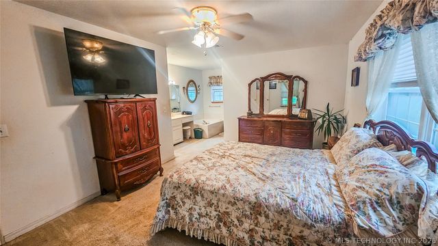 421975 E 1155 Road, Eufaula, OK 74432