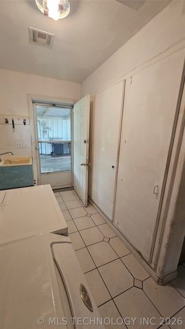 421975 E 1155 Road, Eufaula, OK 74432