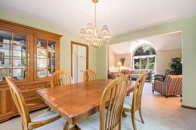 1410 Rothbury Drive NE, Grand Rapids, MI 49505