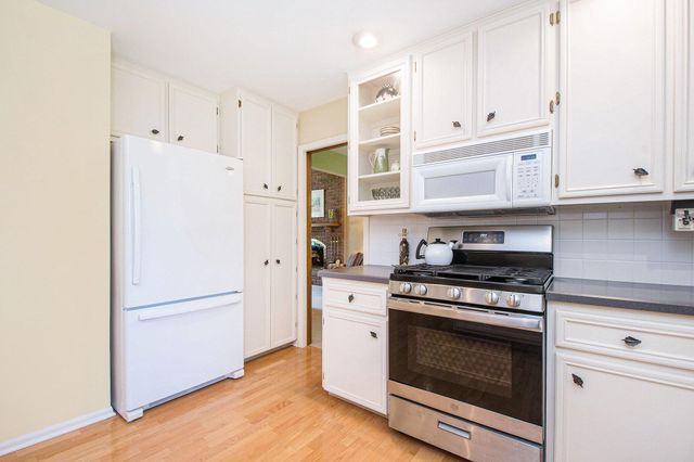 1410 Rothbury Drive NE, Grand Rapids, MI 49505