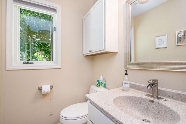 1410 Rothbury Drive NE, Grand Rapids, MI 49505