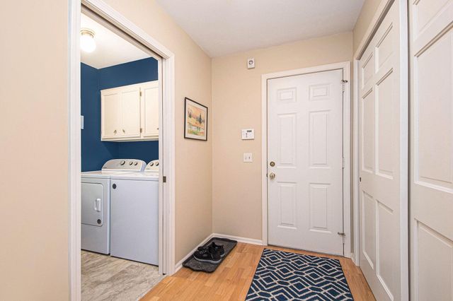 1410 Rothbury Drive NE, Grand Rapids, MI 49505