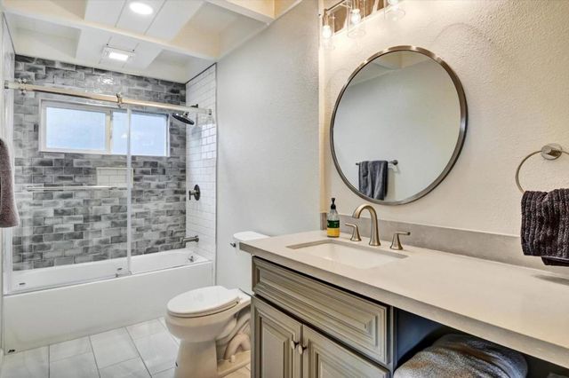 2323 Mastlands Drive, Oakland, CA 94611