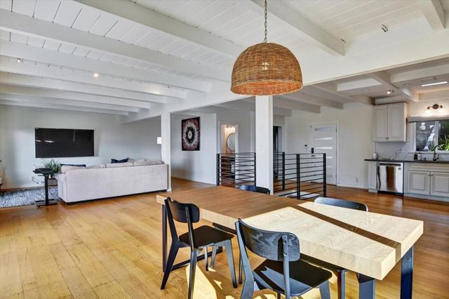 2323 Mastlands Drive, Oakland, CA 94611