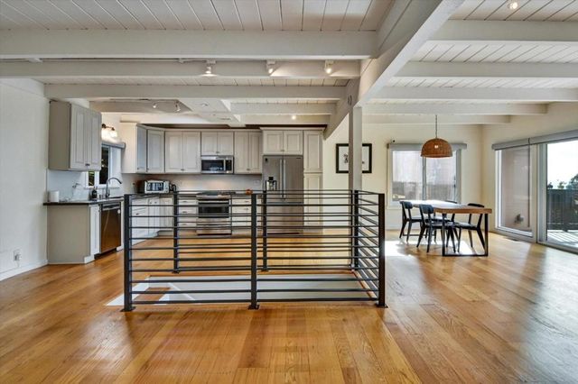 2323 Mastlands Drive, Oakland, CA 94611