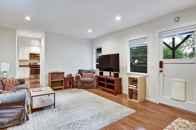 2323 Mastlands Drive, Oakland, CA 94611