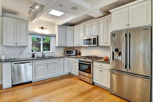 2323 Mastlands Drive, Oakland, CA 94611