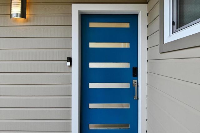 2323 Mastlands Drive, Oakland, CA 94611