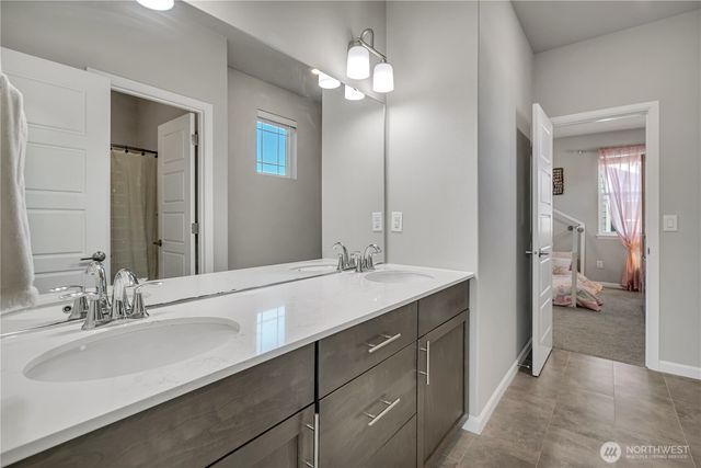 18511 128th Avenue E, Puyallup, WA 98374