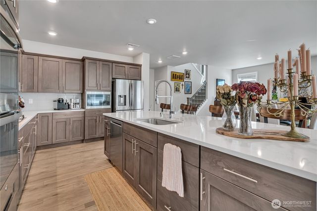 18511 128th Avenue E, Puyallup, WA 98374