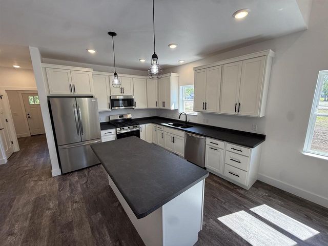 705 Mayapple Drive, Janesville, WI 53545