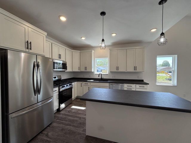 705 Mayapple Drive, Janesville, WI 53545