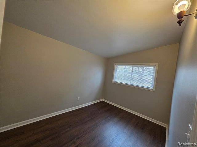 261 Spring Park, Walled Lake, MI 48390