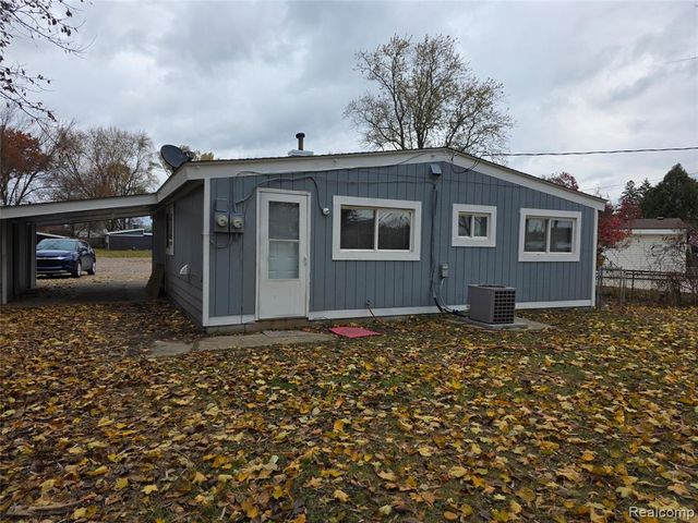 261 Spring Park, Walled Lake, MI 48390