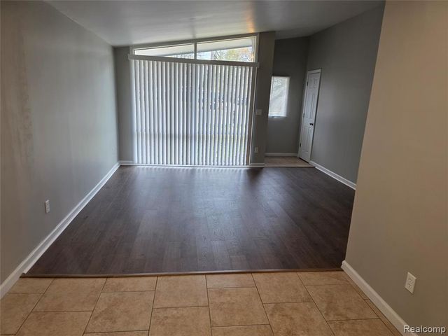 261 Spring Park, Walled Lake, MI 48390