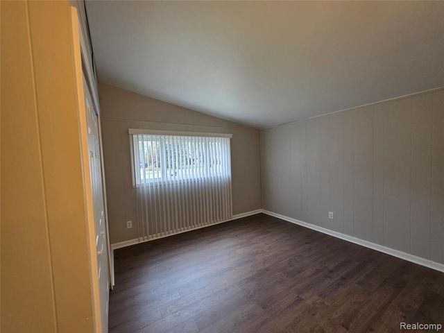 261 Spring Park, Walled Lake, MI 48390