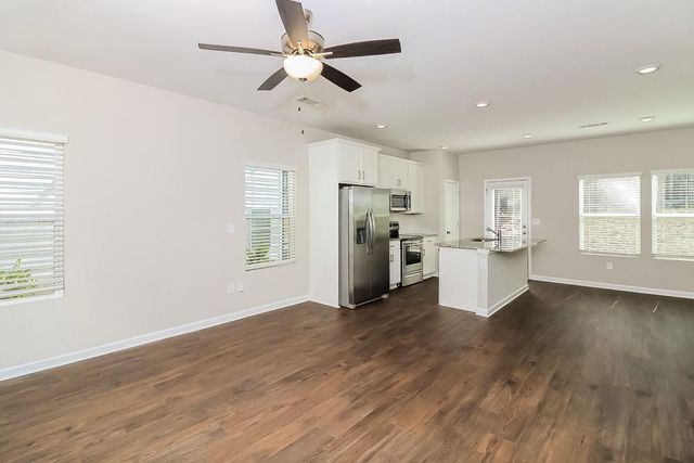 231 Crestview Way, Dallas, GA 30132