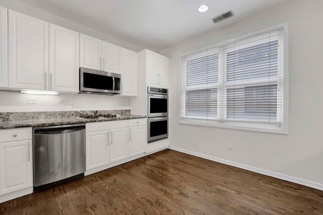 1812 S STATE Street 3, Chicago, IL 60616