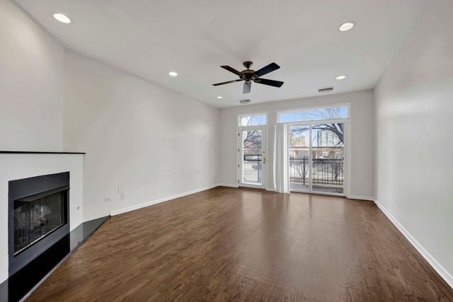 1812 S STATE Street 3, Chicago, IL 60616