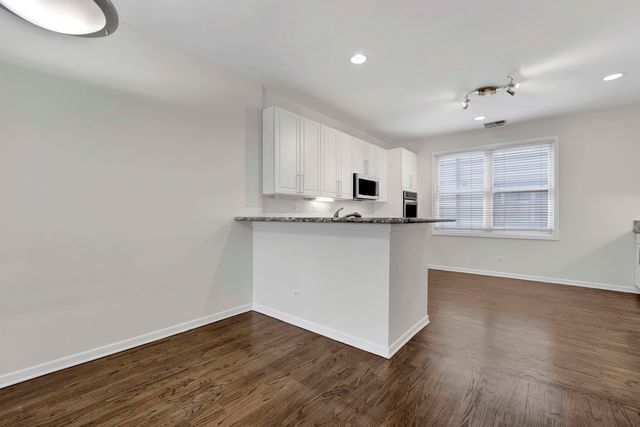 1812 S STATE Street 3, Chicago, IL 60616