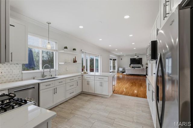 1048 Keystone Trail Drive, Wildwood, MO 63005