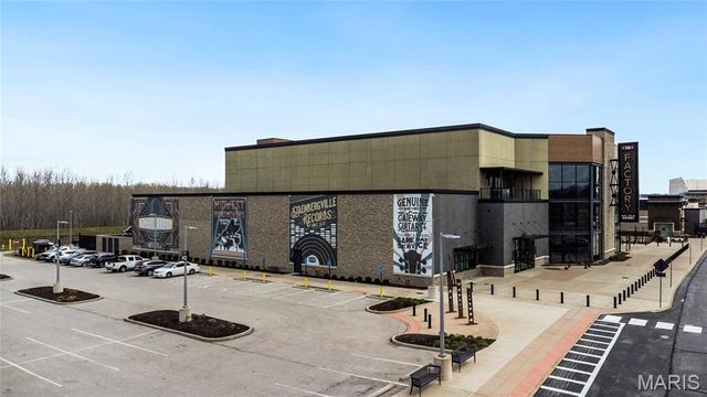 1048 Keystone Trail Drive, Wildwood, MO 63005