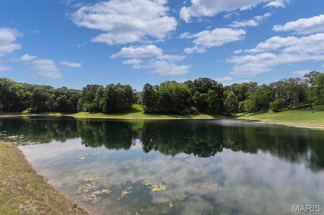 1048 Keystone Trail Drive, Wildwood, MO 63005