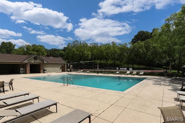 1048 Keystone Trail Drive, Wildwood, MO 63005