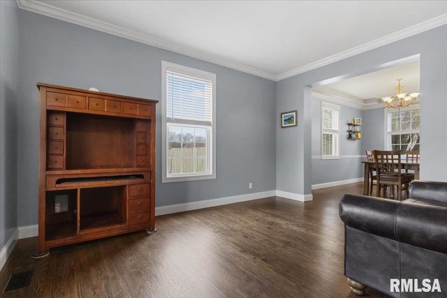 1525 ASH Street, Washington, IL 61571