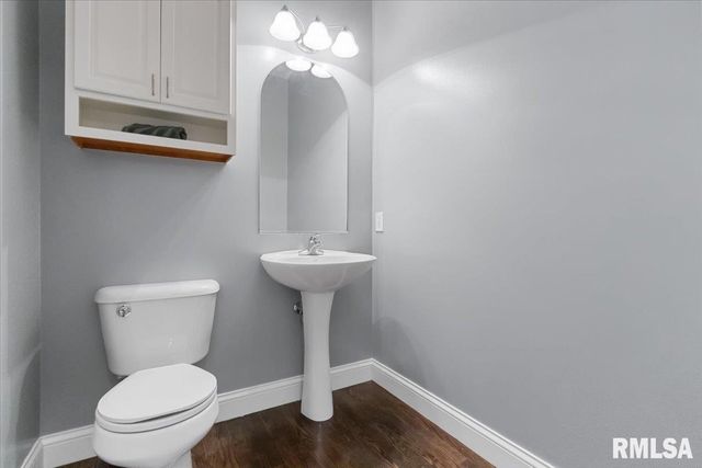 1525 ASH Street, Washington, IL 61571