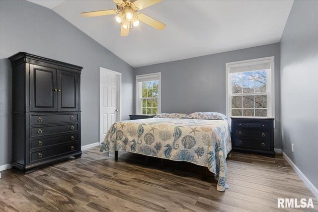 1525 ASH Street, Washington, IL 61571